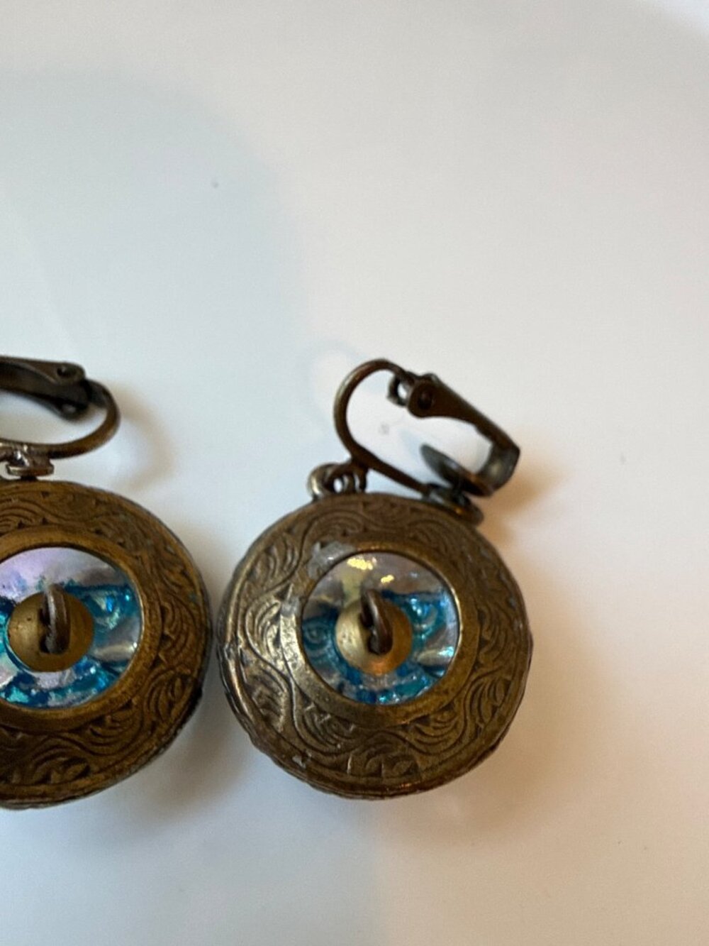 Grandmother’s Buttons Vintage Earrings Czech Art Glass Man In The Moon Clip-On - Picture 4 of 6